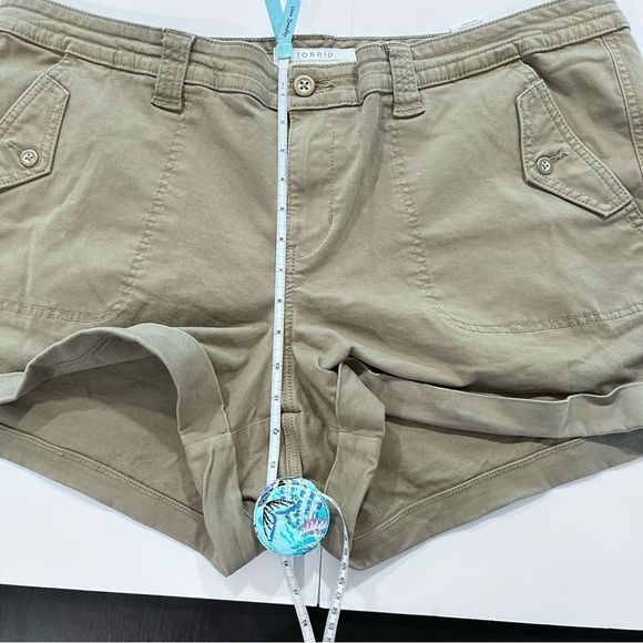 Torrid Olive Green 3.5 Inch Military Stretch Twill Mid-rise Shorts Plus Size 24 - Picture 9 of 13